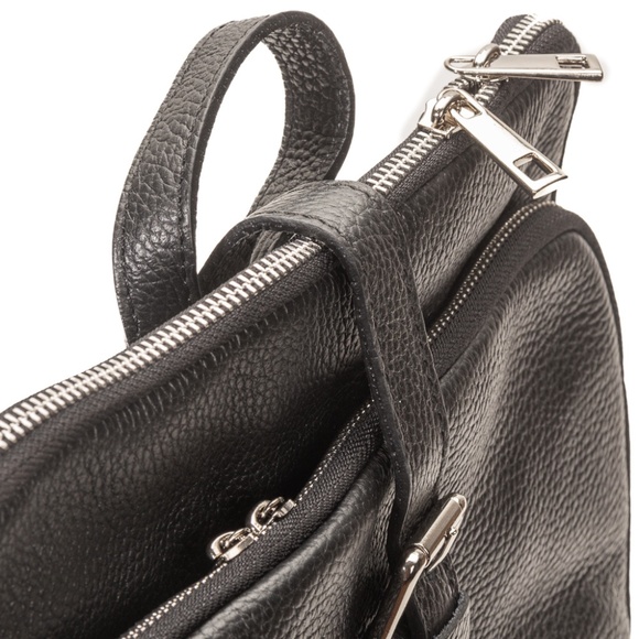 Hand made?? -Women\'s leather backpack \